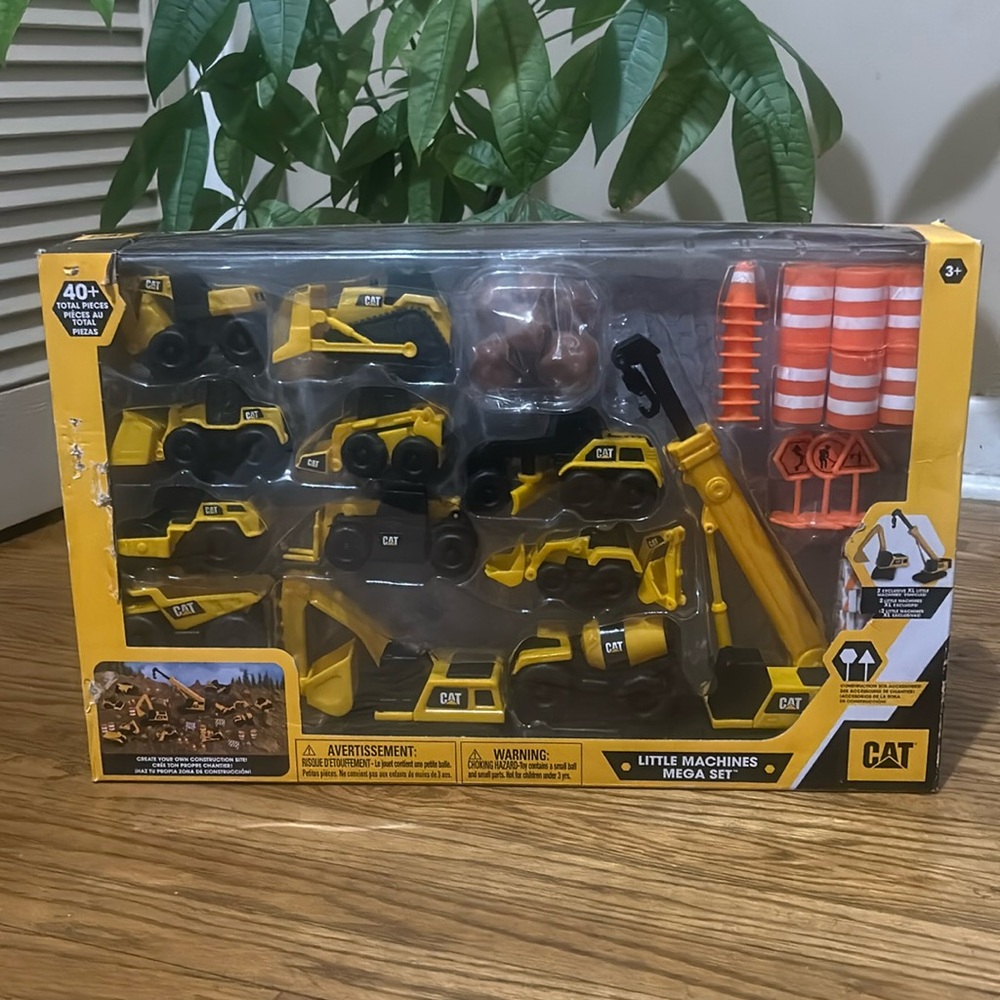 Brand New CAT Little Machines Mega Set